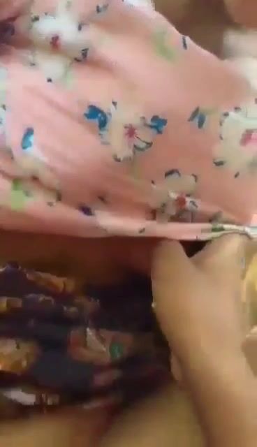 Đến nhà em họ chơi nứng cặc thèm đụ,biết nó khoái cu bự dụ nó vào bụi ngô thế đụ thôi